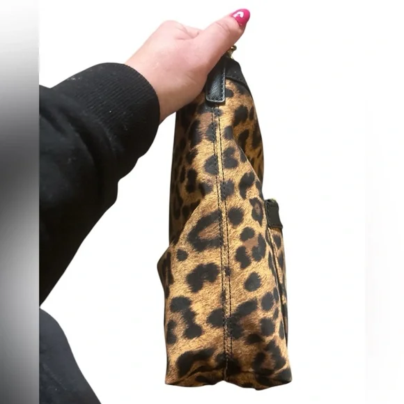Like new Authentic Michael Kors Animal print crossbody bag Cheetah lepord print - Picture 6 of 7
